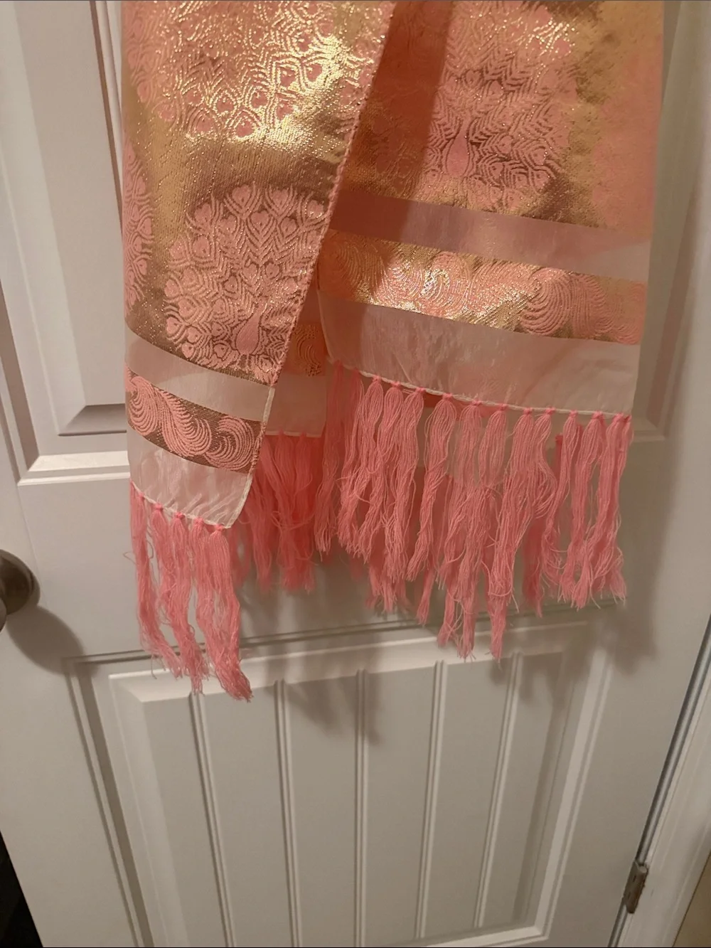 Vintage Elegant Pink and Gold Scarf with‎ Fringe